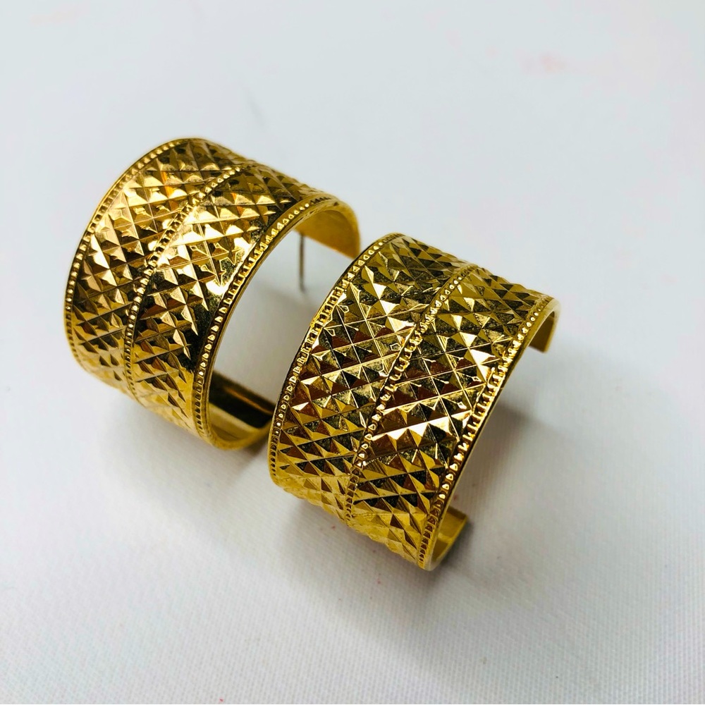 VTG 🍂🍁 70/80s Gold Hoop Earrings Post Style Wide Med Hoops w/ Diamond Stamped